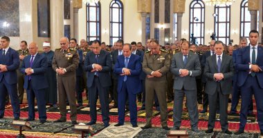الرئيس السيسى يؤدى صلاة الجمعة بمسجد المشير احتفالا بذكرى يوم الشهيد 
