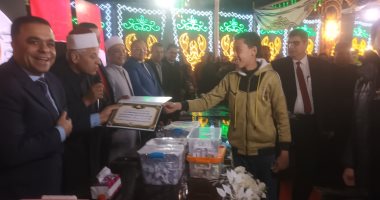 8 رحلات عمرة و9 سبائك ذهبية ومبالغ مالية تكريما لحفظة القرآن الكريم بالقليوبية