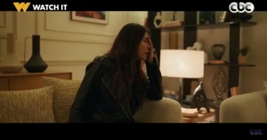 مسلسل على قد الحب الحلقة 25.. نيللى كريم بقت كابوس سارة وبتشرّبها من نفس الكاس