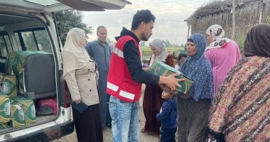 الهلال الأحمر بالمنوفية يوزّع 2500 سلة غذائية للأسر الأولى بالرعاية