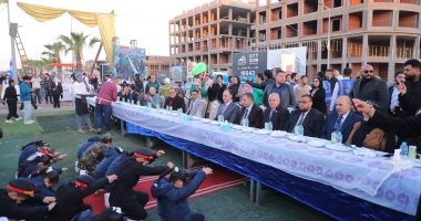 محافظ دمياط يشارك بمائدة الإفطار الجماعى تزامناً مع الاحتفال بليلة القدر