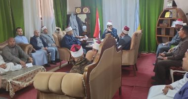 وكيل أوقاف الإسكندرية يجتمع مع مديري الإدارات استعدادًا لاستقبال عيد الفطر