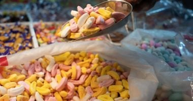 "حلويات العيد".. تصنع فرحة الأطفال فى عيد الفطر بالسعودية