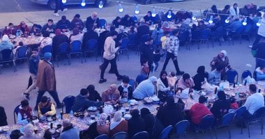 على غرار المطرية.. إفطار الآلاف من أهالى بورسعيد على مائدة واحدة (فيديو)