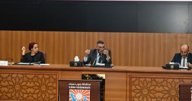 محافظ جنوب سيناء يناقش الاستعداد لعيد الفطر ومشروعات التنمية ببعض المدن