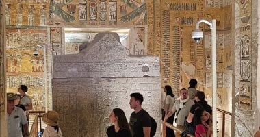 الأقصر فى العيد شكل تانى.. رحلات عبر الزمن تبدأ من مغامرة البالون على ارتفاع 2000 قدم وتنتهى بسحر المعابد الجنائزية ومتاحف التحنيط والفن المصرى القديم.. وجولات نيلية مبهجة لجميع الزوار الأجانب والمصريين.. صور