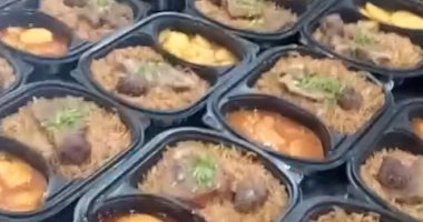 فراخ ولحمة وسمك وكفتة.. تجهيز 1500 وجبة لإفطار الصائمين فى مدينة الرياض بكفر الشيخ