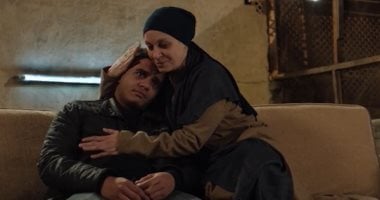 مشهد مؤثر يجمع نرجس ويوسف وتخبره بإصابتها بالسرطان