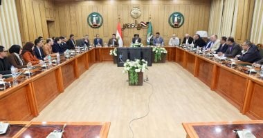 محافظ المنوفية يؤكد أهمية تكثيف الحملات الرقابية على الأسواق والمخابز