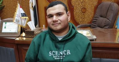 مولود بلا أطراف.. عبد الله "فارس الإرادة" يكتب بفمه ويحفظ القرآن (فيديو)