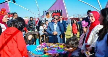 الرئيس السيسى يشارك الأطفال الاحتفال بعيد الفطر.. ويشهد افتتاح مونوريل شرق النيل بالعاصمة الجديدة