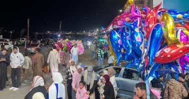 أجواء العيد المبهجة على كورنيش مطروح.. زحام رغم الطقس البارد.. فيديو