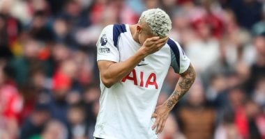 ريتشارلسون في مباراة توتنهام ضد نوتينغهام فورست