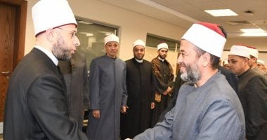 وزير الأوقاف يتفقد انتظام العمل بالديوان العام ويهنئ العاملين بعيد الفطر المبارك