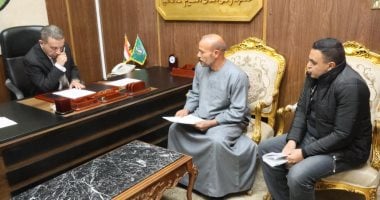 محافظ المنوفية يلتقى عدد من المواطنين ويوجه بإجراءات عاجلة لحل شكواهم