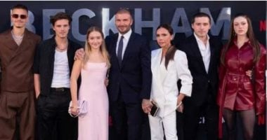 فيكتوريا بيكهام تسعى لإنهاء الخلاف مع ابنها بروكلين