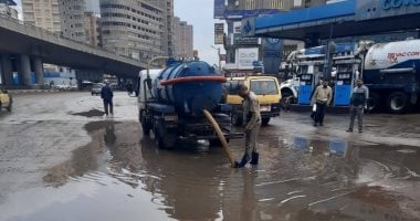 رئيس مياه الغربية يتابع استمرار أعمال كسح مياه الأمطار وتمركز المعدات