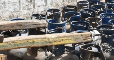 محاضر للباعة الجائلين لبيعهم اسطوانات بوتاجاز فى السوق السوداء