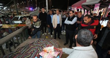 حملات مكبرة لرفع الإشغالات وإزالة المخالفات واستعادة الانضباط بشوارع أسيوط