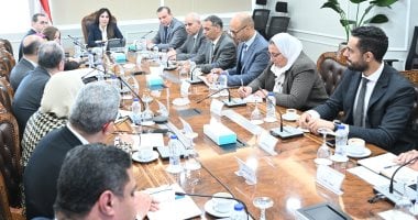 خلال الاجتماع