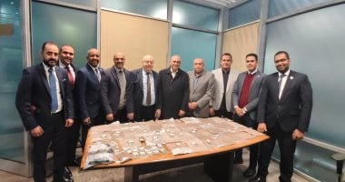 رجال الجمارك بمطار القاهرة ضبط الكمية من المخدرات