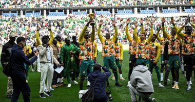 منتخب السنغال يتحدى قرارات كاف ويحتفل بكأس أمم أفريقيا.. فيديو وصور
