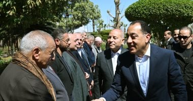 جولة رئيس الوزراء فى سوق العبور لتجارة الجملة 