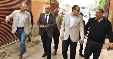 محافظ أسيوط يتفقد السوق الحضارى بالحمراء ويوجه بتطويره لاستيعاب الباعة الجائلين