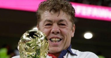 جنون المدرجات.. مشجع إنجليزي يبيع منزله لحضور مونديال 2026