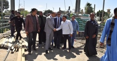 محافظ أسيوط يواصل متابعته لمعدلات تنفيذ كوبري الحواتكة بمنفلوط 
