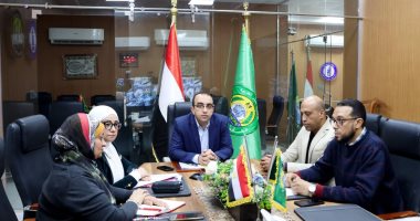 نائب محافظ الإسماعيلية يشارك في اجتماع لمتابعة تجهيزات مجمعات الخدمات الحكومية ضمن "حياة كريمة"