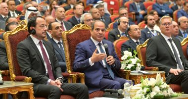 الرئيس السيسى يشاهد فيلما تسجيليا عن مؤتمر ومعرض مصر الدولى للطاقة