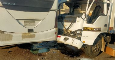 أسماء المصابين الـ7 بحادث تصادم سيارتين جامبو وميني باص بالعبور