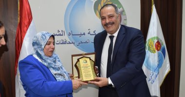 رئيس مياه القناة يكرم الأم المثالية على مستوى محافظات القناة