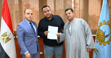 محافظ الغربية يسلم 10 عقود تقنين أراضي أملاك دولة للمستفيدين