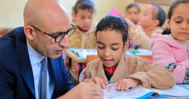 وزير التعليم يوجه بإجراء التقييمات الأسبوعية فى مواعيدها.. ومتابعة مستوى من لديهم ضعف فى مهارات القراءة والكتابة من الطلاب.. ويشجعهم على أهمية دراسة مادة البرمجة والذكاء الاصطناعى لمواكبة التطور التكنولوجى