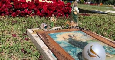 قبر زعيم مخدرات مكسيكى يتحول لمزار غامض يجذب الزوار ويثير الجدل