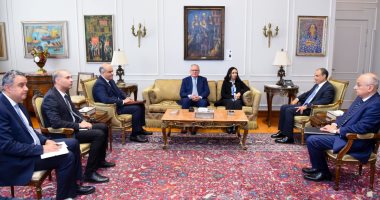 وزير الخارجية يلتقي وزيرة التضامن ورئيس منظمة تضامن الشعوب الأفروآسيوية
