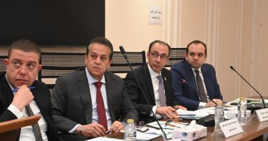 وزير الصحة يناقش طلبات إحاطة النواب بشأن كادر "العلوم الصحية" ومعاناة مرضى الأمراض المزمنة