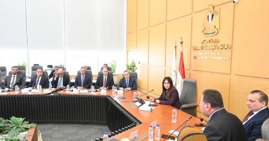 وزيرة الإسكان تعقد اجتماعا موسعا مع غرفة التطوير العقارى لبحث تعزيز التعاون المشترك