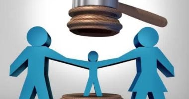 قانون الرؤية فى ميزان حقوق الإنسان.. حقوقيون: لا يتماشى مع التطورات الحديثة بمفاهيم حقوق الطفل.. ويؤكدون ضرورة تغير مفهوم الرؤية إلى الرعاية المشتركة.. وخبير سلوك: تعثر الرؤية يراه الطفل نوعًا من الرفض والتخلي