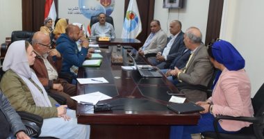 رئيس مياه القناة يشهد عرضًا لتجربة استخدام تقنية الطفو بالهواء المذاب 