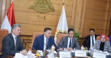 رئيس جامعة بنها: 12 إجراء باستراتيجية الجامعة لترشيد استهلاك الكهرباء