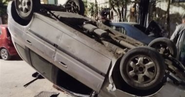 حصة تعليم سواقة تتحول لكارثة.. سيدة تصطدم بـ 3 سيارات فى دمياط 