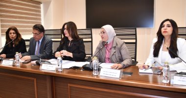 وزيرة الثقافة تستعرض أمام إعلام النواب خطة الوزارة.. جيهان زكى: نستهدف تمكين المبدعين ونشر ثقافة الترشيد مع العمل فى المناطق الحمراء.. ضبط الإبداع دون حجب والثقافة ضمير الأمة والوزارة تمثل صوت العقل المصرى