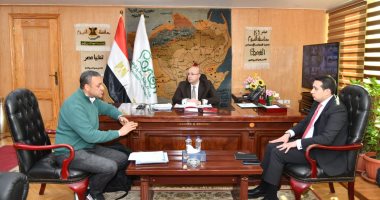 محافظ الفيوم يبحث آليات الاستغلال الأمثل للفرص الاستثمارية بمحمية قارون