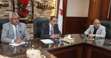 محافظ سوهاج يترأس اجتماعا لمتابعة مشروعات المبادرة الرئاسية حياة كريمة