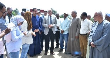 محافظ الأقصر يتفقد مشروعات الطرق والكباري بمركز الطود
