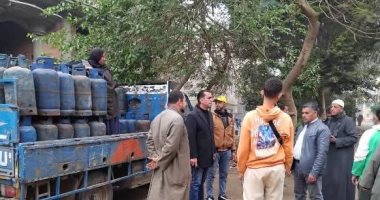 رئيس مدينة منوف يضبط سيارة لتوزيع أسطوانات البوتاجاز المدعمة خارج المسار القانونى