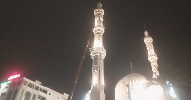 ميل فى هلال مئذنة مسجد البحر بدمياط بسبب الطقس السيئ وفرق الطوارئ تتدخل.. فيديو
